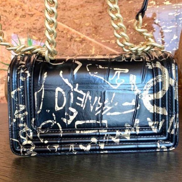 Chanel Crocodile Embossed BOY Handbag SS2019 - Picture 3 of 8